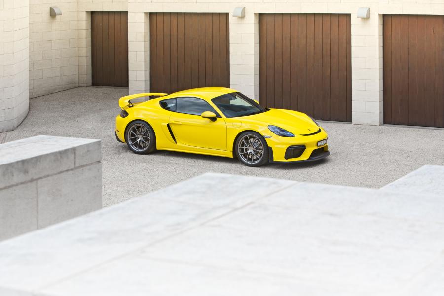 Porsche 718 Cayman GT4 (982C) 2020 года  (AU) (фото 1 из 40)